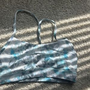 Lululemon flow y nulu yoga bra size 4 watercolor print